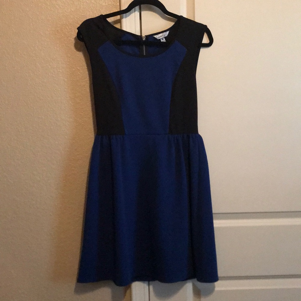 Sleeveless dress